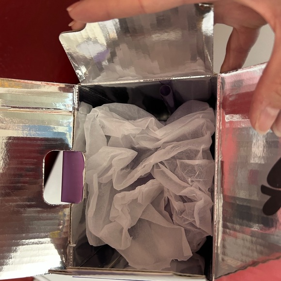 Olivia Rodrigo  Stanley with Straw and box - Picture 4 of 4